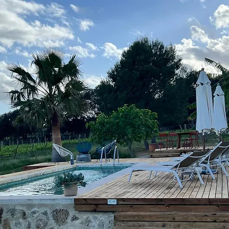 Dos Caballeros Winery & Vacation Llubi